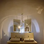 Nefeles Luxury Hotel Fira (Santorini)