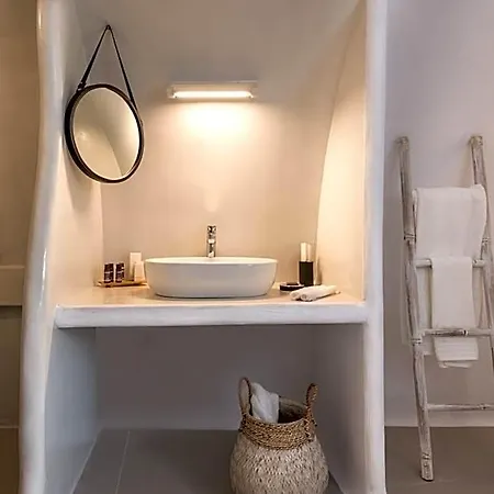 Nefeles Luxury Hotel
