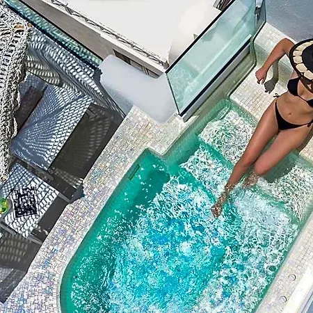 Nefeles Luxury Hotel Fira (Santorini)