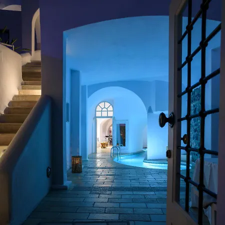 Szálloda Nefeles Luxury Fíra