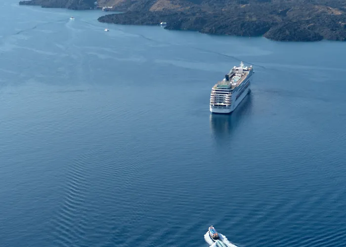 Hotel Nefeles Luxury Fira (Santorini)