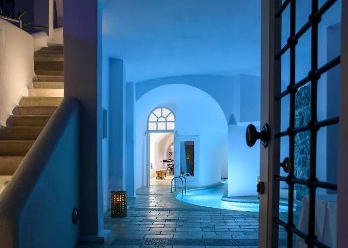 Hotel Nefeles Luxury Fira (Santorini)