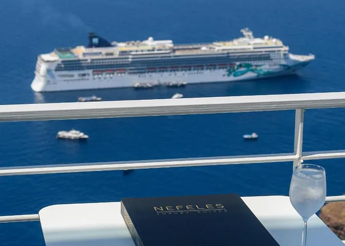 Hotel Nefeles Luxury Fira (Santorini)