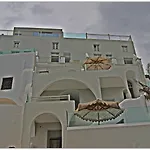 酒店 纳菲尔斯豪华套房酒店 4*