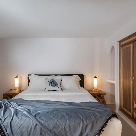 Nefeles Luxury Hotel Fira (Santorini)