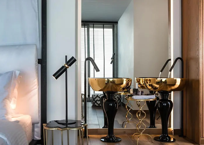 Nefeles Luxury Fira (Santorini)